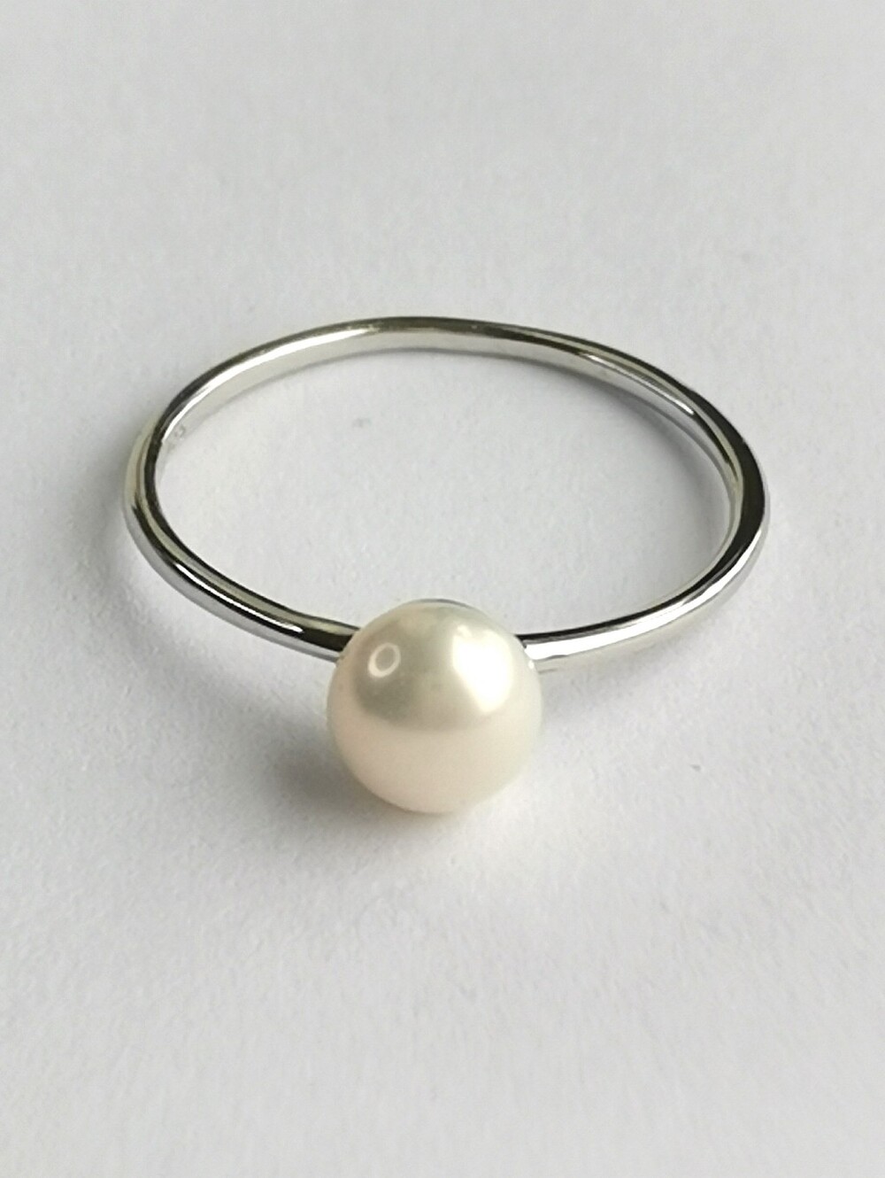 Petite Sterling Silver White freshwater pearl ring sz 7 Stacking 🆕